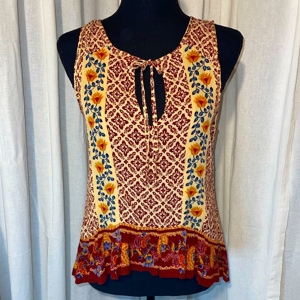 Patrons of Peace Floral Keyhole Top